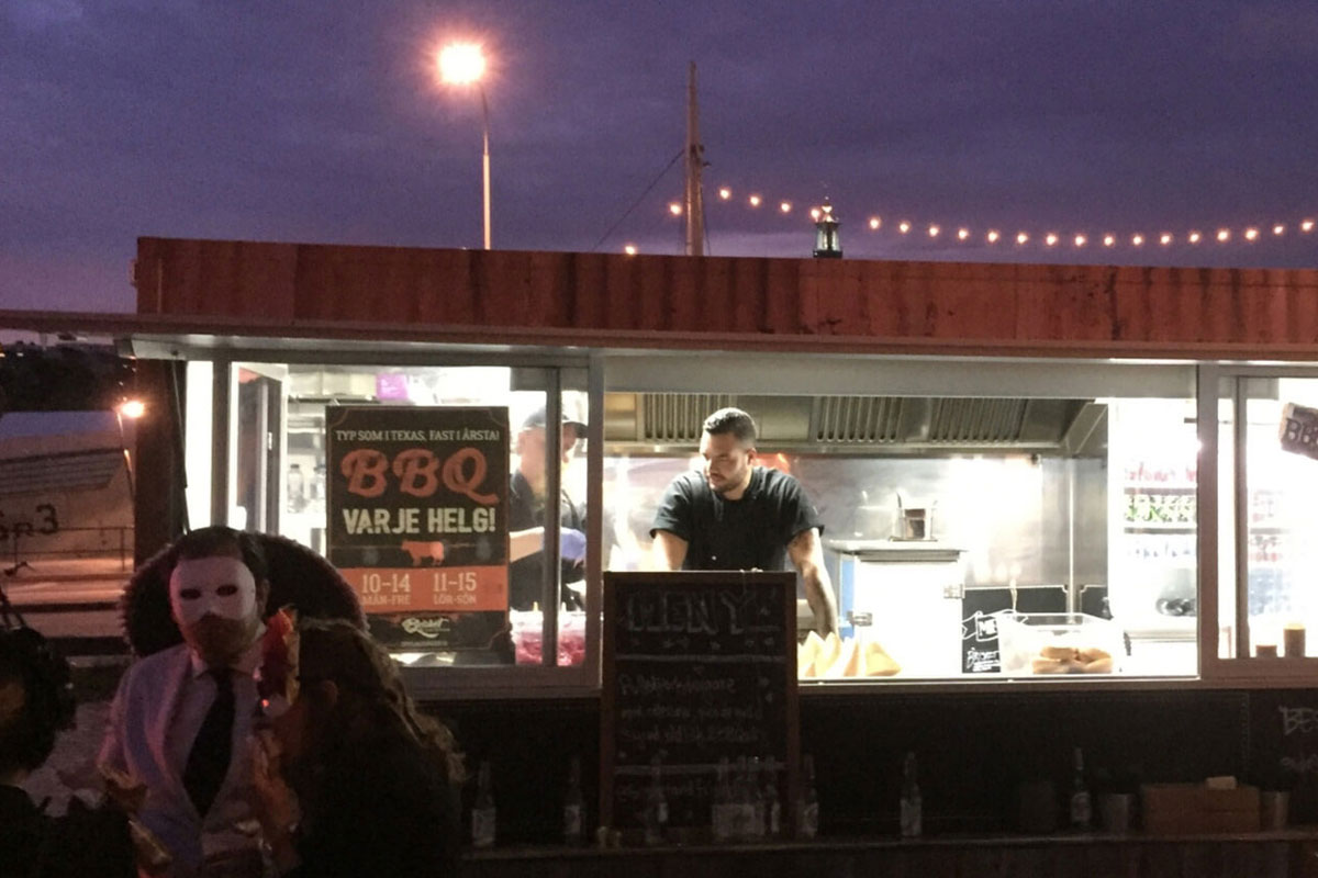 Brisket and friends foodtruck som kör ut och levererar mat