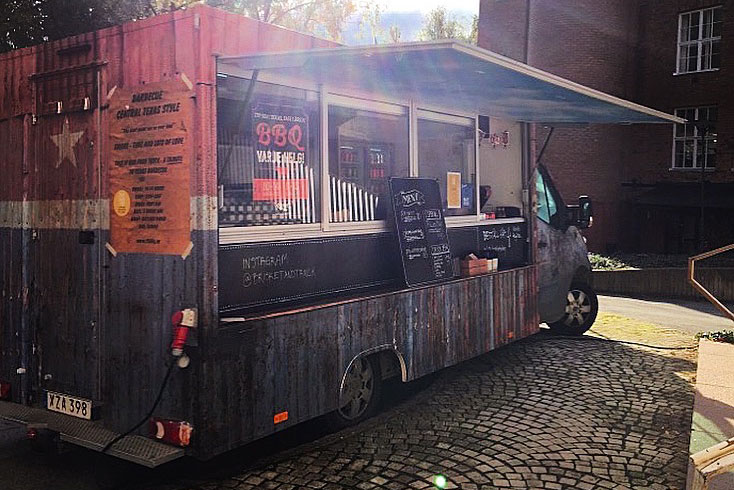 Brisket and friends foodtruck som kör ut och levererar mat