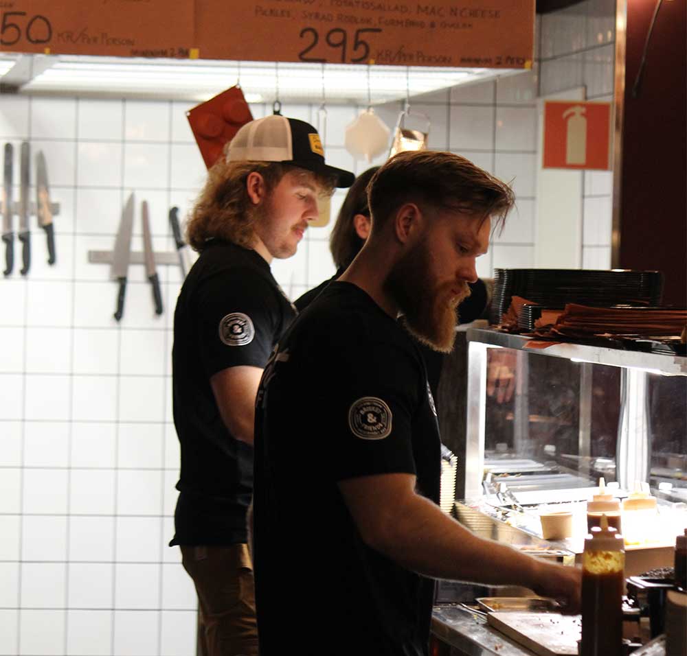 Personer på restaurangen