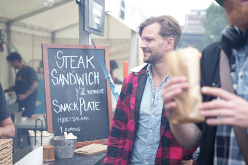 Människor och bbq från BBQ festivalen 2023