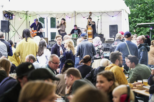 Människor och bbq från BBQ festivalen 2023